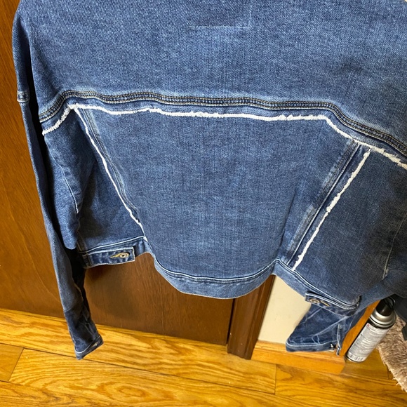 Cropped jean jacket - Picture 2 of 6
